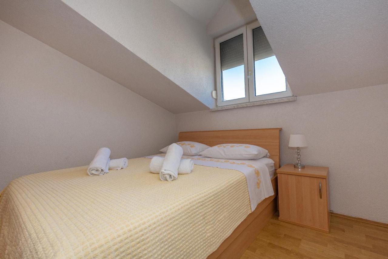 Apartments Dalmata Biograd Na Moru Exterior photo