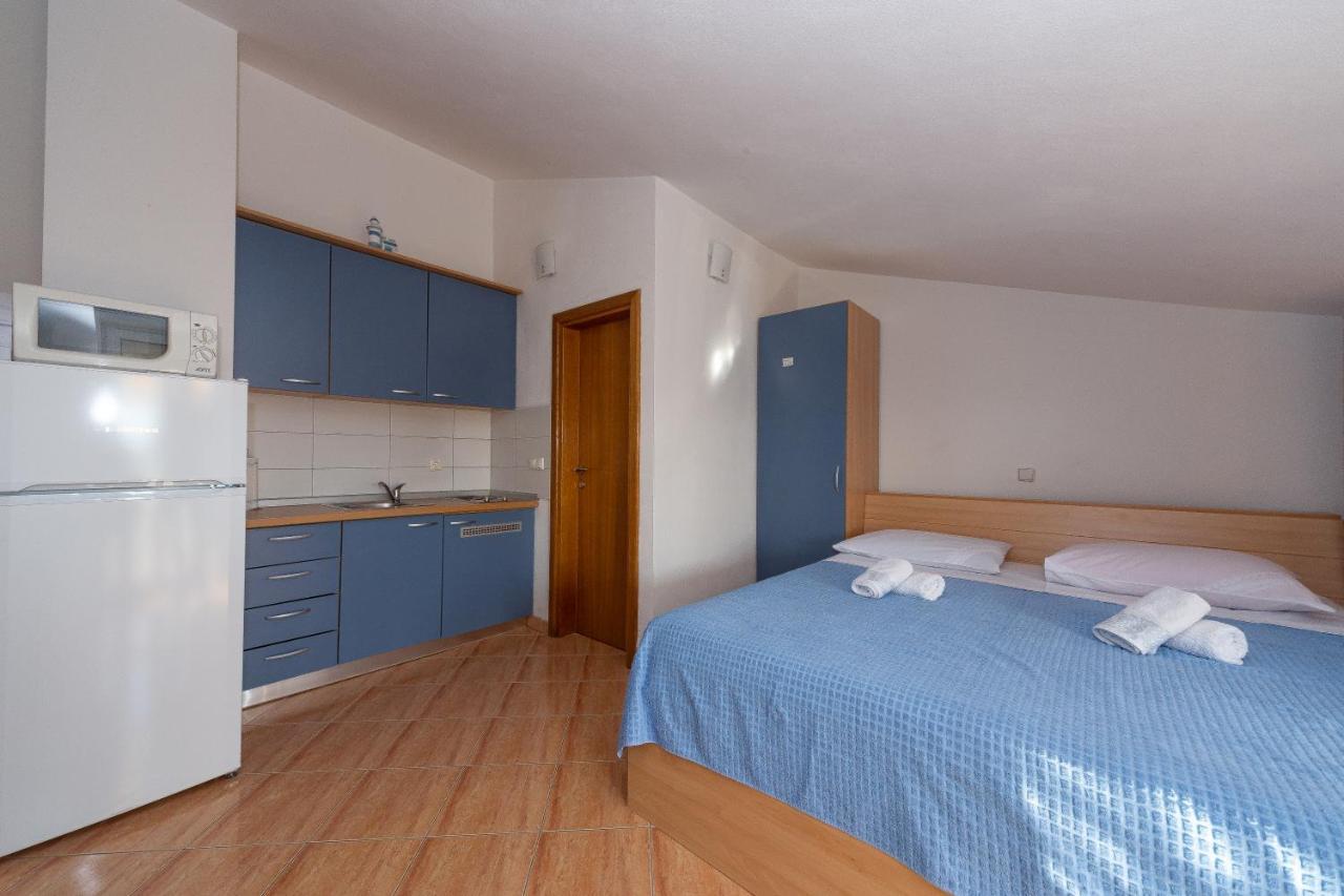 Apartments Dalmata Biograd Na Moru Exterior photo
