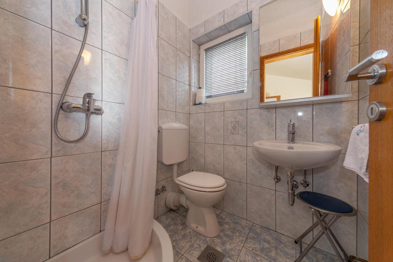 Apartments Dalmata Biograd Na Moru Exterior photo