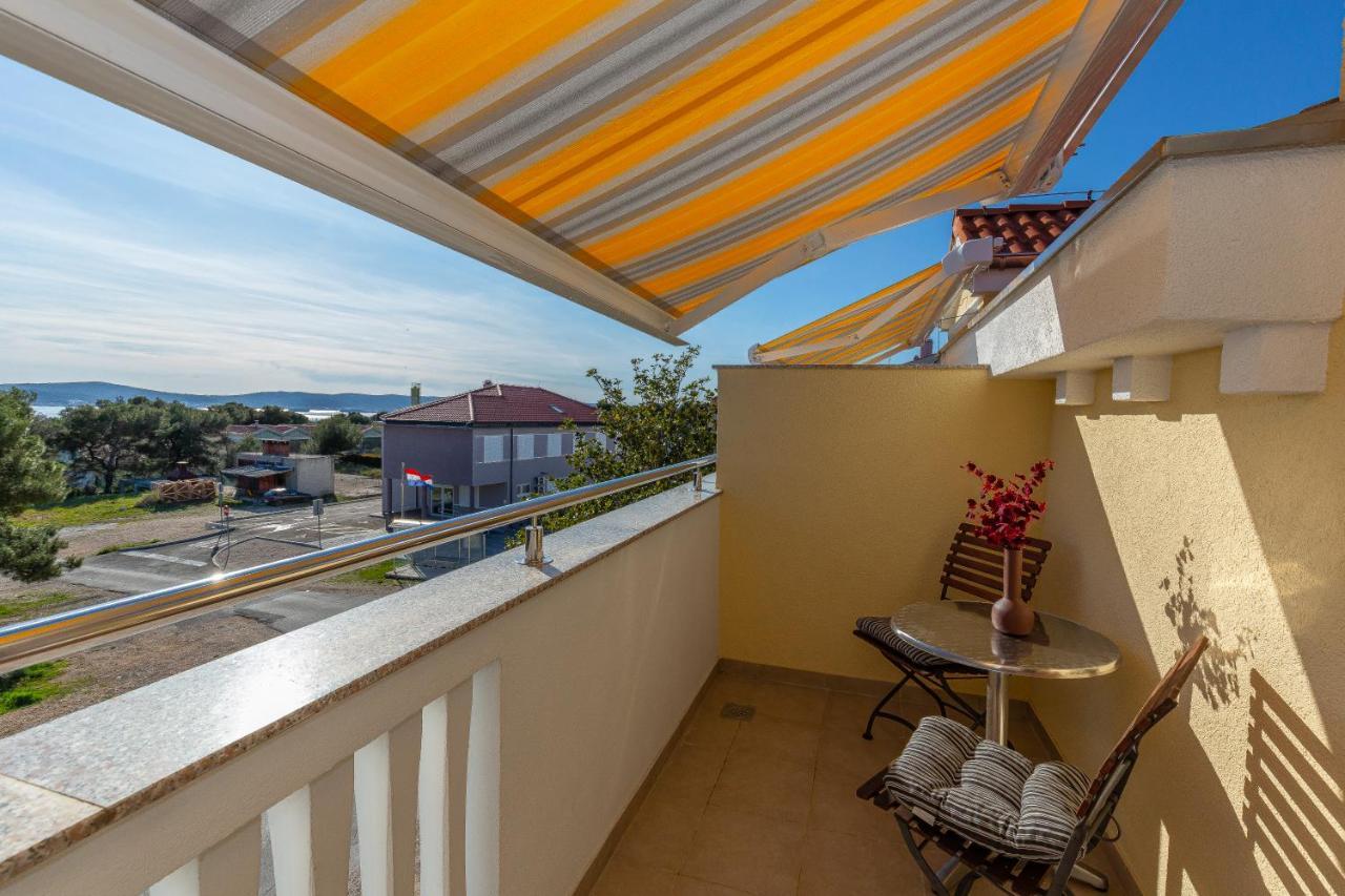 Apartments Dalmata Biograd Na Moru Exterior photo