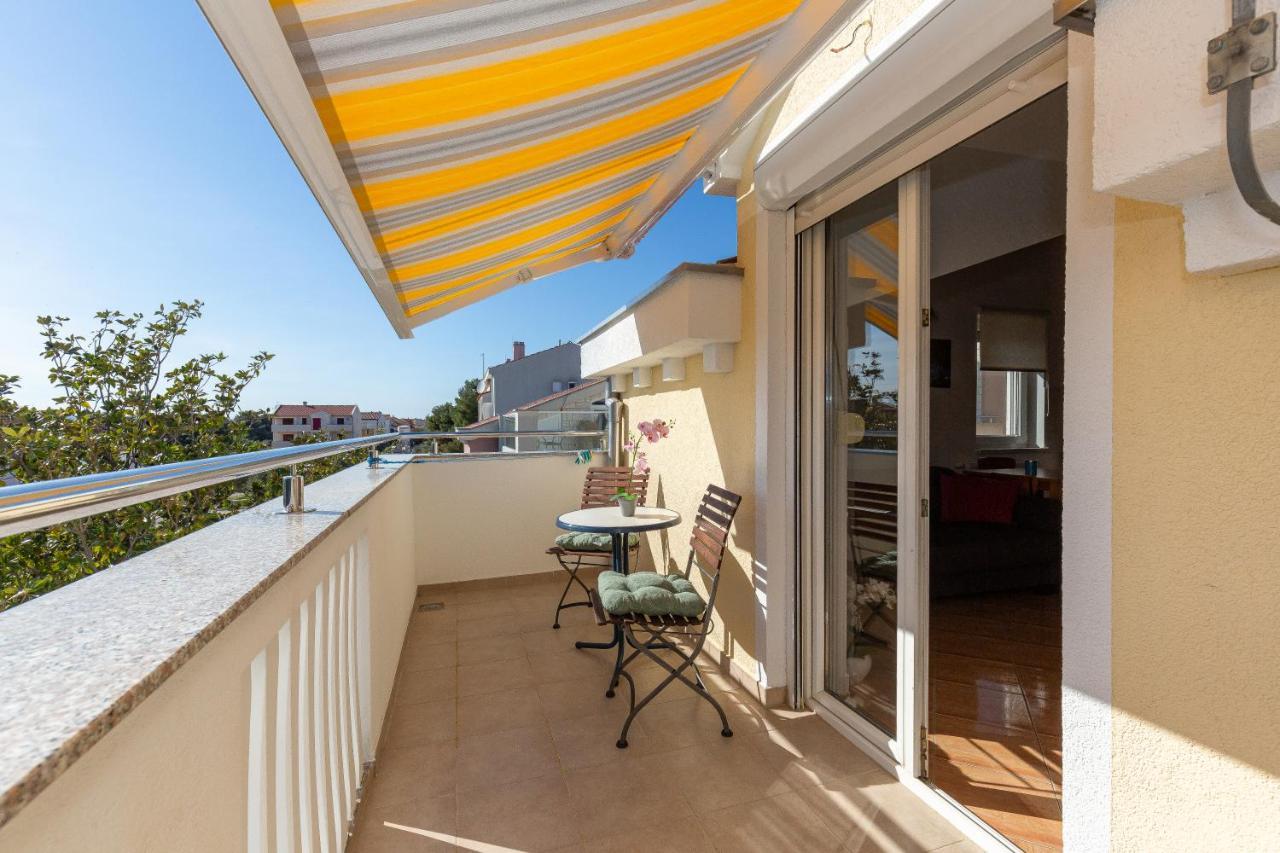 Apartments Dalmata Biograd Na Moru Exterior photo